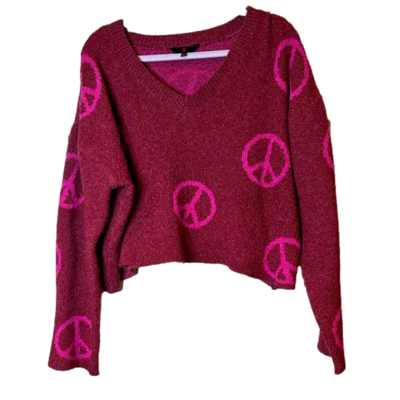 Nobo Peace Print Cropped Lightweight V-Neck Sweater - Picture 6 of 9